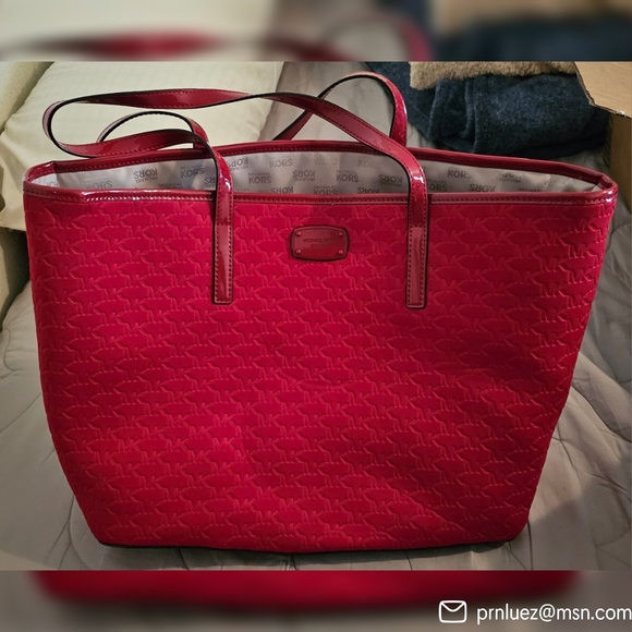 Michael Kors Emry Large Neoprene Fabric Shoulder Bag - Picture 3 of 12